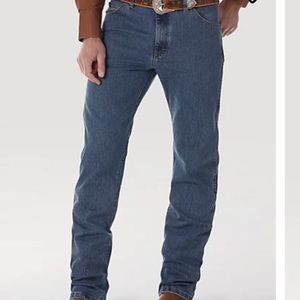 Wrangler Premium Performance Advanced Comfort Cowboy Cut Regular Fit Jean